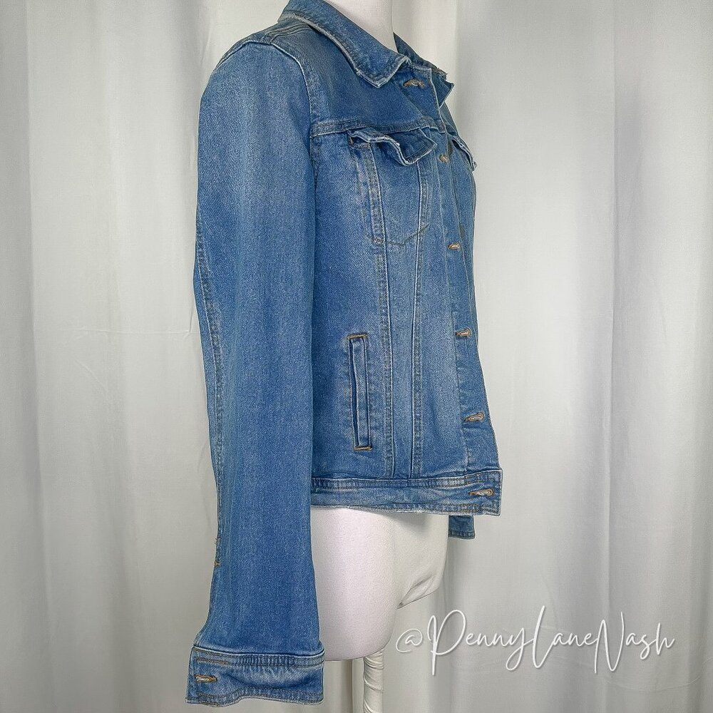 Universal Thread Women's Freeborn Denim Trucker Jacket Blue - Picture 9 of 14
